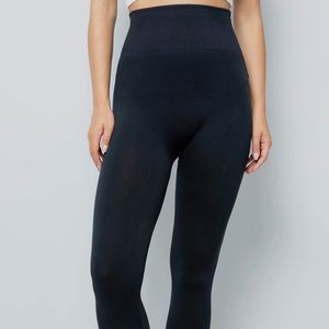 One size fits all control top leggings!